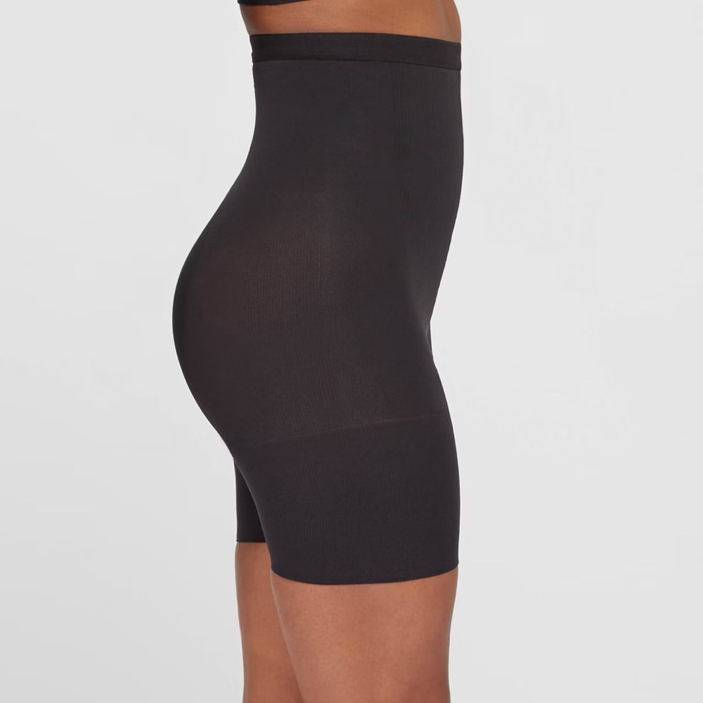 SPANX High-Waist Mid-Thigh Short